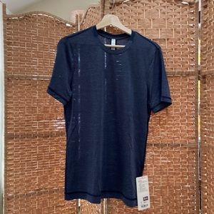 Lululemon mens size small active wear shirt